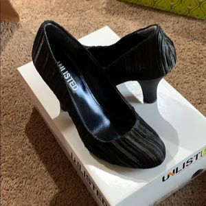Unlisted Black Pumps